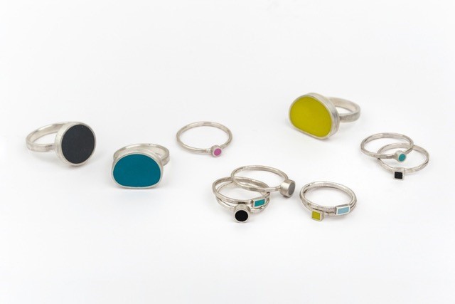 Colour Designs silver rings with colour dot