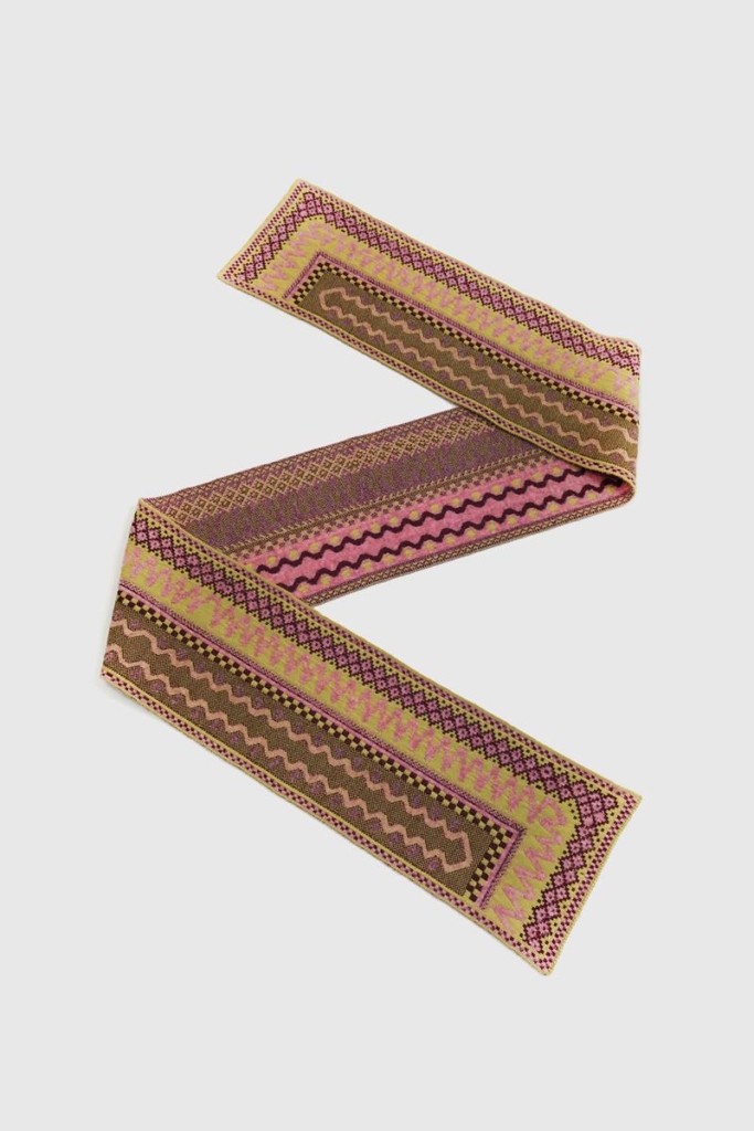 Cotswold Knit Blockley scarf in India - patterned woollen scarf in shades of mustard, light brown and pink.